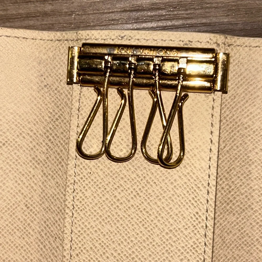 Louis Vuitton Damier Azur 4 Ring Key Holder‎